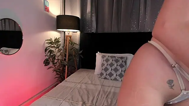 Lauren-Rosse online show from February 2025 08:37:01 PM