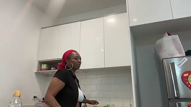 ChocolateCakeQueen online show from January 2025 02:49:02 AM