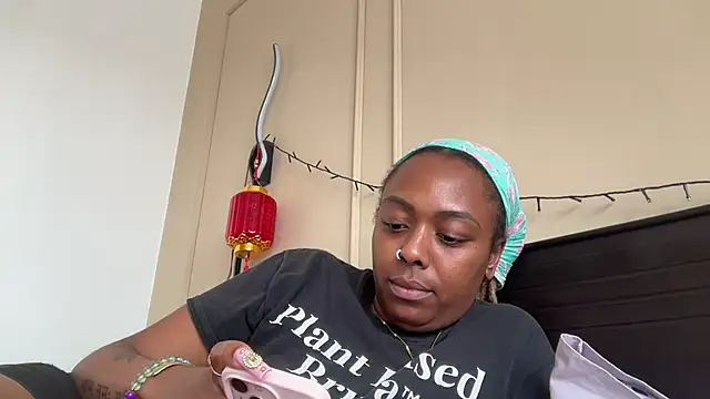 ChocolateCakeQueen online show from February 2025 10:00:01 PM