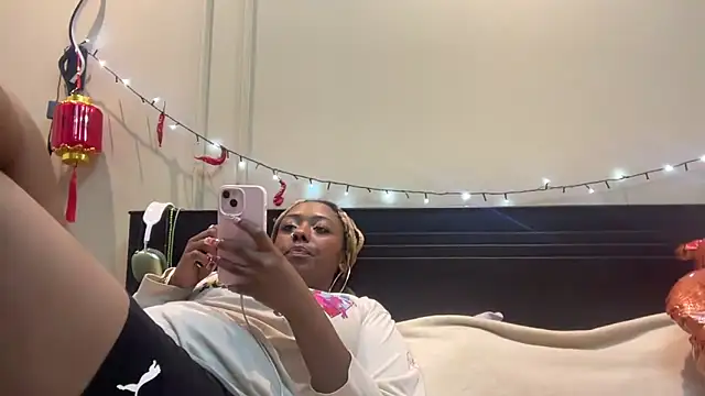 ChocolateCakeQueen online show from February 2025 02:42:02 AM