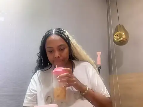 ChocolateCakeQueen online show from July 2026 01:54:01 AM