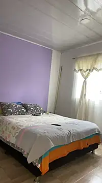 Snapshot of hannahb-e chatting on January 2025 06:27:02 PM hannahb-e online show from January 2025 06:27:02 PM