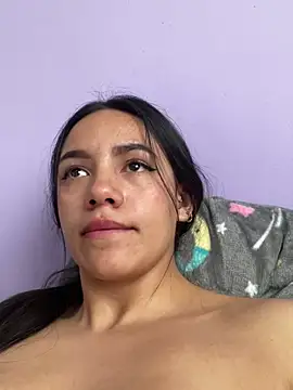 Snapshot of hannahb-e chatting on January 2025 07:06:01 PM hannahb-e online show from January 2025 07:06:01 PM