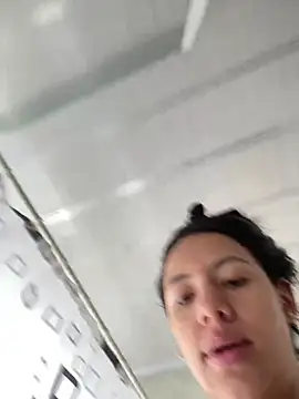 Snapshot of hannahb-e chatting on January 2025 01:13:01 PM hannahb-e online show from January 2025 01:13:01 PM