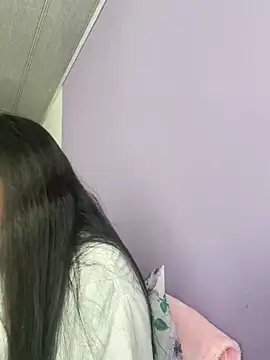 Snapshot of hannahb-e chatting on January 2025 06:39:01 PM hannahb-e online show from January 2025 06:39:01 PM