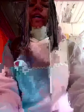 Snapshot of hannahb-e chatting on February 2025 04:03:02 PM hannahb-e online show from February 2025 04:03:02 PM