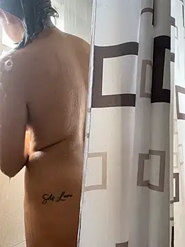 Snapshot of hannahb-e chatting on March 2025 01:40:02 PM hannahb-e online show from March 2025 01:40:02 PM