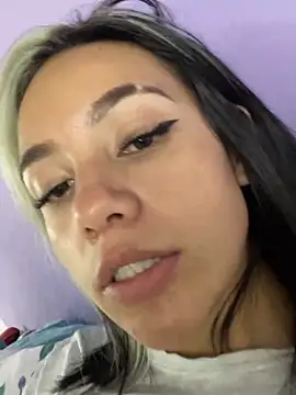 Snapshot of hannahb-e chatting on March 2025 08:54:01 PM hannahb-e online show from March 2025 08:54:01 PM