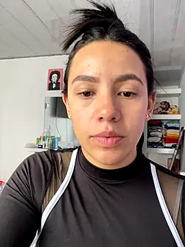 Snapshot of hannahb-e chatting on September 2025 02:38:02 PM hannahb-e online show from September 2025 02:38:02 PM