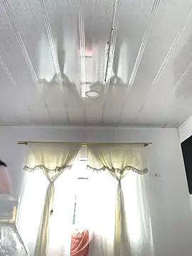 Snapshot of hannahb-e chatting on September 2025 01:32:01 PM hannahb-e online show from September 2025 01:32:01 PM