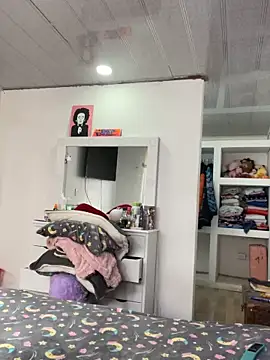 Snapshot of hannahb-e chatting on September 2025 05:26:02 PM hannahb-e online show from September 2025 05:26:02 PM