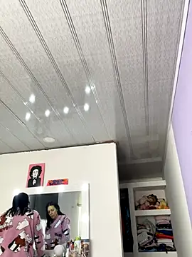 Snapshot of hannahb-e chatting on September 2025 04:11:01 PM hannahb-e online show from September 2025 04:11:01 PM