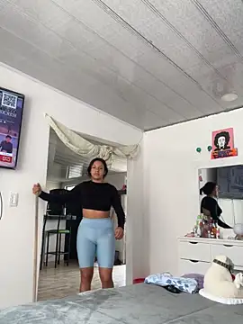 hannahb-e online show from November 2025 06:06:02 PM