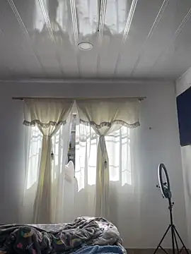 hannahb-e online show from November 2025 01:55:02 PM