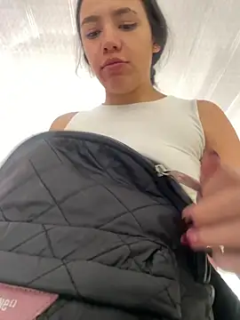 hannahb-e online show from February 2026 06:37:01 PM