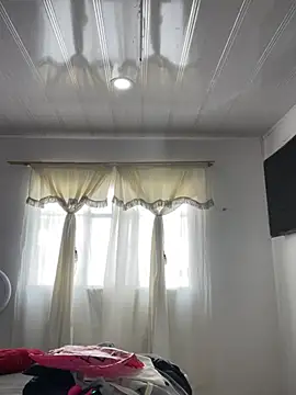 hannahb-e online show from May 2026 08:48:02 PM