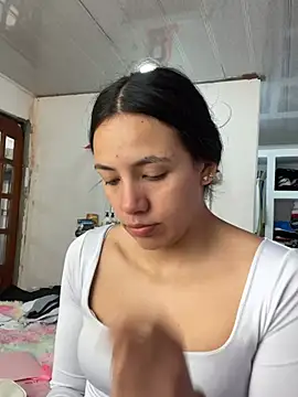 hannahb-e online show from July 2026 05:42:02 PM