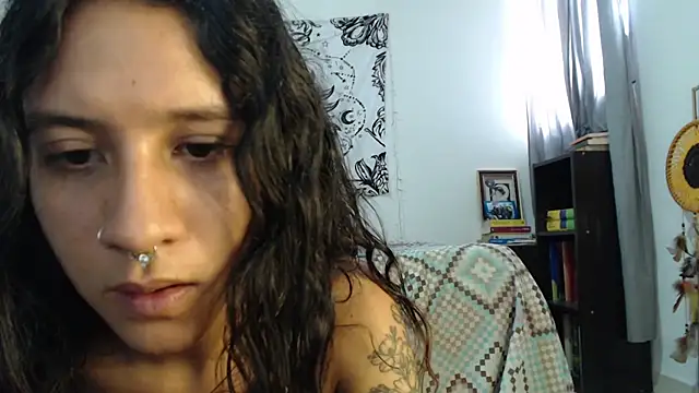 Snapshot of AlinaWoolf_ chatting on December 2024 04:49:02 PM AlinaWoolf online show from December 2024 04:49:02 PM