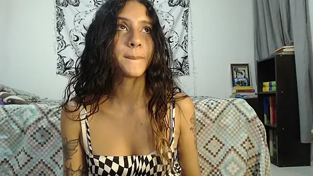 Snapshot of AlinaWoolf_ chatting on December 2024 02:52:01 AM AlinaWoolf online show from December 2024 02:52:01 AM