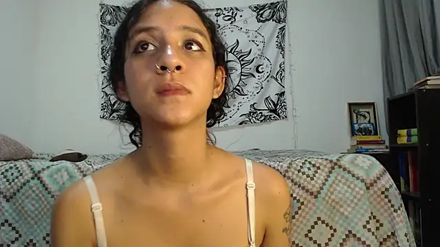 Snapshot of AlinaWoolf_ chatting on December 2024 05:53:02 AM AlinaWoolf online show from December 2024 05:53:02 AM