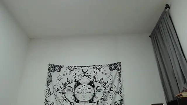 Snapshot of AlinaWoolf_ chatting on January 2025 04:27:01 AM AlinaWoolf online show from January 2025 04:27:01 AM