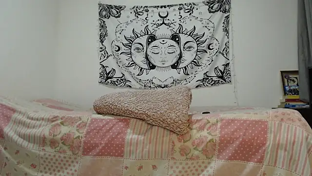 Snapshot of AlinaWoolf_ chatting on January 2025 05:19:02 AM AlinaWoolf online show from January 2025 05:19:02 AM