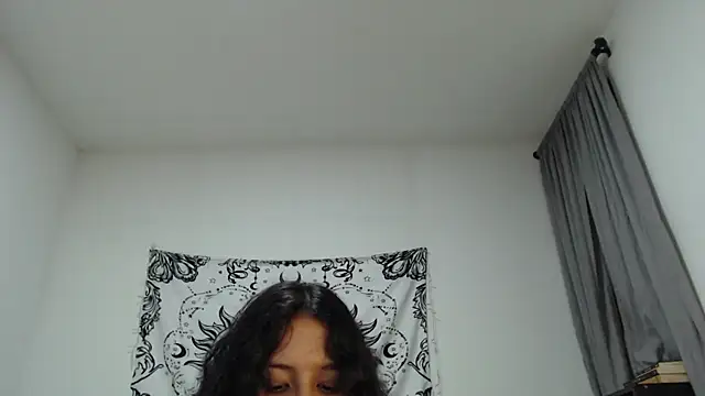 Snapshot of AlinaWoolf_ chatting on March 2025 04:45:02 AM AlinaWoolf online show from March 2025 04:45:02 AM