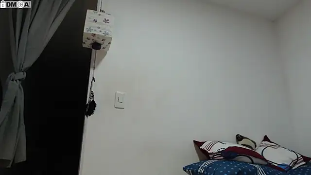 Snapshot of AlinaWoolf_ chatting on November 2025 04:11:02 AM AlinaWoolf online show from November 2025 04:11:02 AM