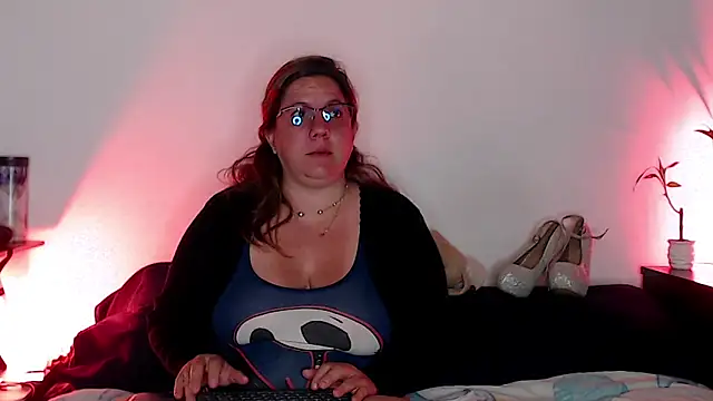 katie joness  online show from October 2025 09:30:02 AM