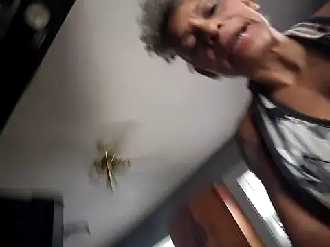 CeceilaMoon online show from July 2026 03:32:01 PM