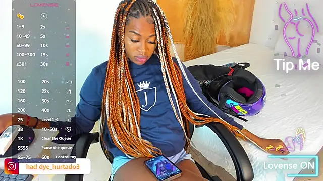 shenielxx online show from February 2026 01:55:01 PM