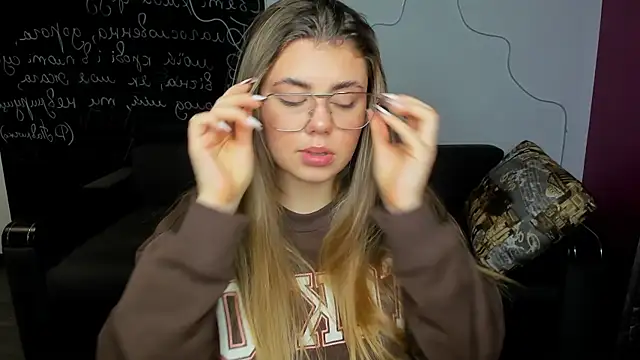 IsabellaBler online show from November 2025 07:00:02 AM