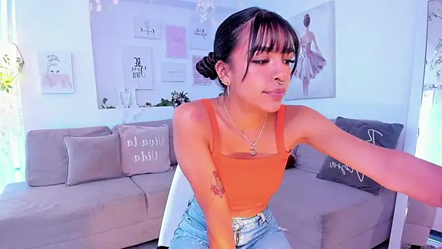 Snapshot of Michelle_se chatting on January 2025 05:26:01 PM Michelle se online show from January 2025 05:26:01 PM