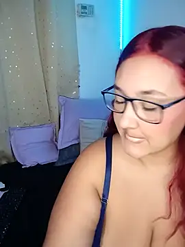 Isabella Du online show from November 2025 11:10:01 AM