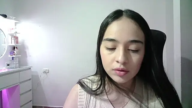 Snapshot of aineangeel chatting on December 2025 01:00:01 AM aineangeel online show from December 2025 01:00:01 AM