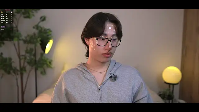 SrLuis18 online show from October 2025 12:49:02 AM