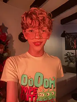 lyamthommpson online show from December 2025 06:15:01 PM