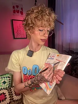 lyamthommpson online show from April 2026 07:55:01 PM