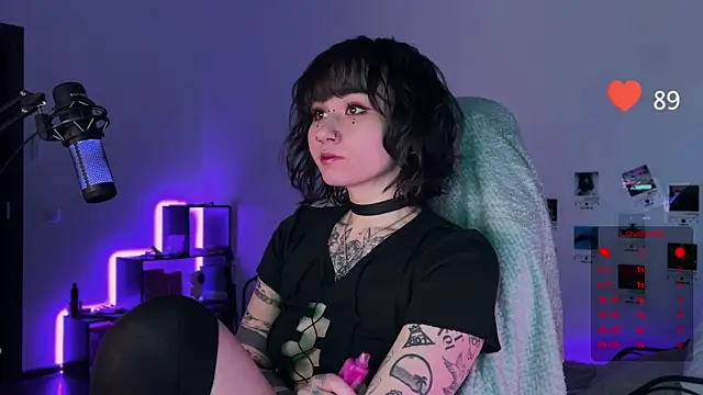 deadlysweet online show from February 2025 09:59:02 PM