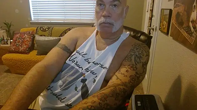 Snapshot of musclebearnips chatting on October 2025 04:19:01 PM musclebearnips online show from October 2025 04:19:01 PM