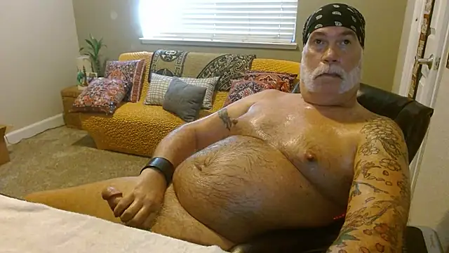 Snapshot of musclebearnips chatting on October 2025 06:08:02 PM musclebearnips online show from October 2025 06:08:02 PM