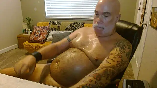 Snapshot of musclebearnips chatting on November 2025 07:38:02 PM musclebearnips online show from November 2025 07:38:02 PM
