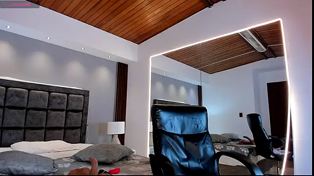 Snapshot of victoria_mooree chatting on March 2025 07:25:01 PM victoria mooree online show from March 2025 07:25:01 PM