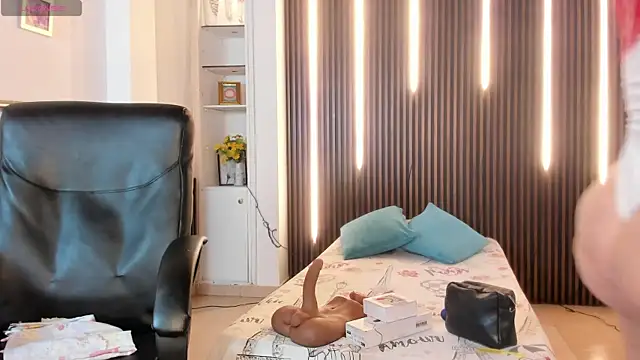 Snapshot of victoria_mooree chatting on October 2025 04:41:02 PM victoria mooree online show from October 2025 04:41:02 PM