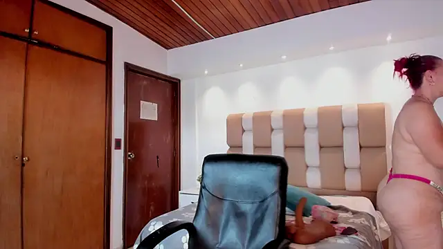 Snapshot of victoria_mooree chatting on January 2026 06:53:02 PM victoria mooree online show from January 2026 06:53:02 PM