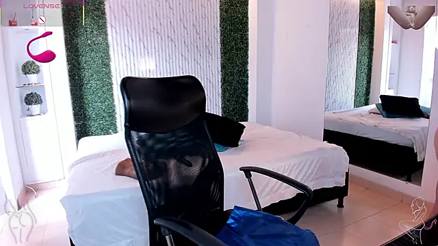 Snapshot of victoria_mooree chatting on February 2026 04:47:02 PM victoria mooree online show from February 2026 04:47:02 PM