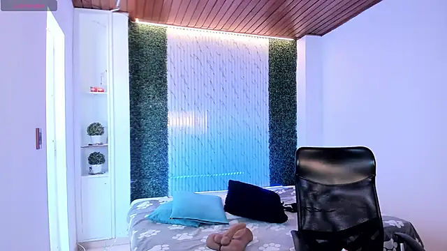 Snapshot of victoria_mooree chatting on March 2026 04:22:02 PM victoria mooree online show from March 2026 04:22:02 PM