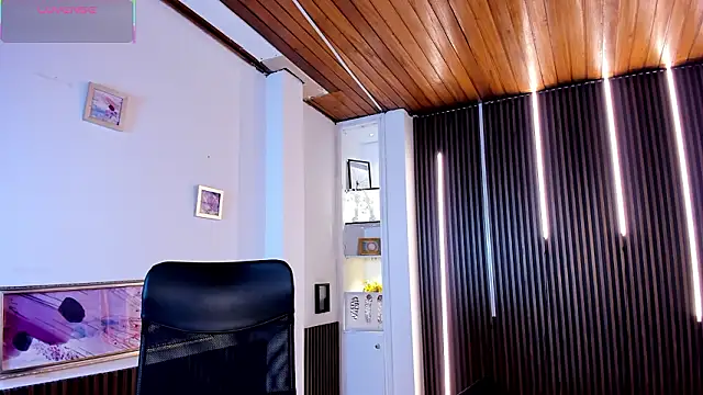 Snapshot of victoria_mooree chatting on March 2026 04:12:02 PM victoria mooree online show from March 2026 04:12:02 PM