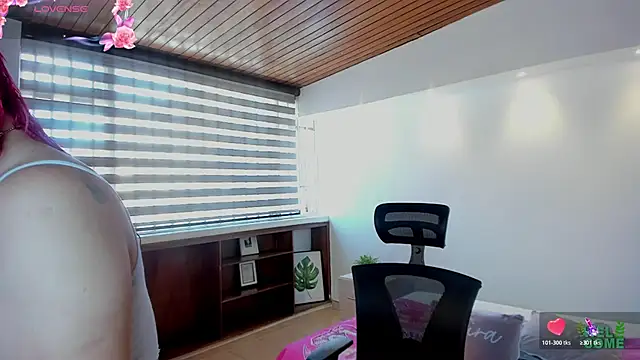 Snapshot of victoria_mooree chatting on April 2026 03:38:02 PM victoria mooree online show from April 2026 03:38:02 PM