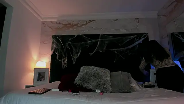 EVELIN MASON online show from October 2025 07:47:02 PM